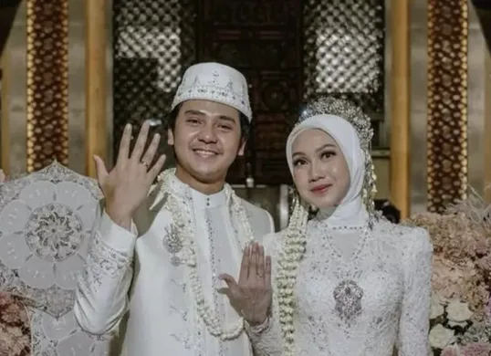 Momen Pernikahan Arbani Yasiz Jadi Sorotan, Warganet Nobatkan 9 Agustus sebagai Hari Patah Hati (Sumber: instagram/@arbaniyazis))