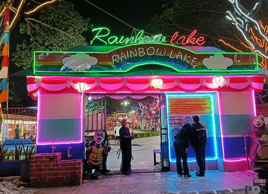 Wahana Rainbow Lake Marakash, Babelan, Kabupaten Bekasi, jadi alternatif liburan keluarga yang terjangkau. (Sumber: POSKOTA | Foto: Nurpini Aulia Rapika)