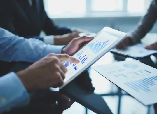 Cara untuk memulai investasi yang aman bagi pemula. (Sumber: Freepik/pressfoto)