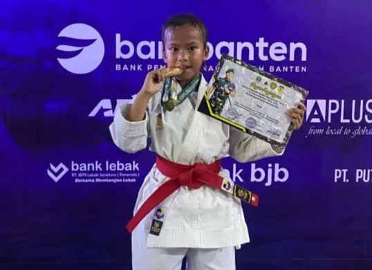 Rizkia Ayu Lestari, anak berusia 10 tahun, asal Kampung Ciatel, Desa Labuan, Kecamatan Labuan, Kabupaten Pandeglang. (Sumber: Dok. Pribadi)