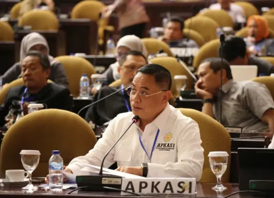 Bupati Pati, Sudewo tengah menjadi sorotan buntut kontroversi rencana kenaikan Pajak Bumi dan Bangunan Perdesaan dan Perkotaan (PBB-P2) hingga 250 persen. (Sumber: Instagram/@humaspati)