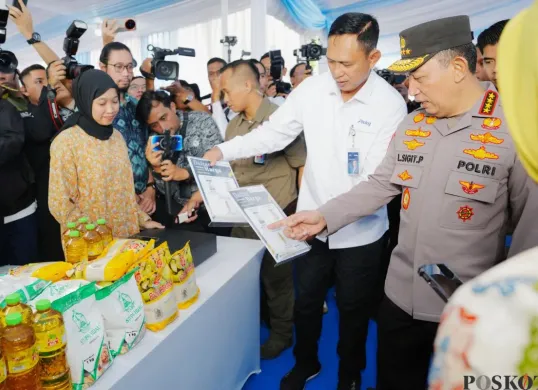 Polri menggelar Gerakan Pangan Murah secara serentak di seluruh Indonesia, di kompleks Bulog Kanwil Jakarta, Kamis, 14 Agustus 2025. (Sumber: Dok. Polri)