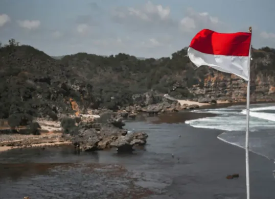 Lirik Lagu Tanah Air Ku Ciptaan Ibu Sud (Sumber: Unsplash/Fahmi Anwar)