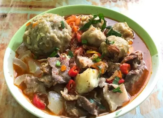 Tempat Bakso khas di Tangerang yang menjadi favorit pelanggan muda. (Sumber: Pinterest)