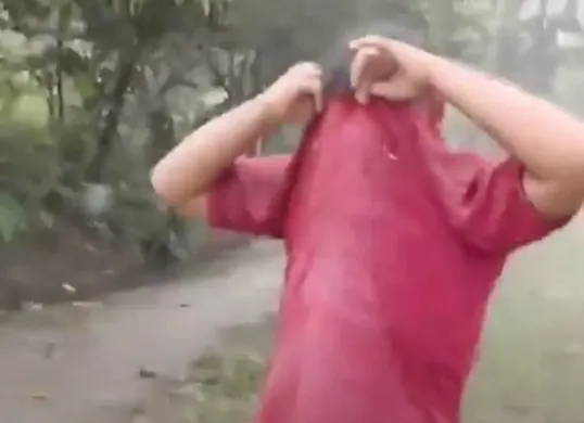 Hujan semen di Bogor, Jawa Barat (Sumber: X/HermawanTSA)