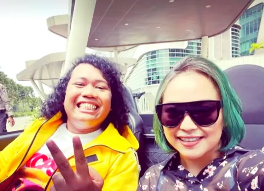 Potret kebersamaan Marshel Widianto dengan Mpok Alpa atau Nina Carolina. (Sumber: Instagram/@marshel_widianto.)