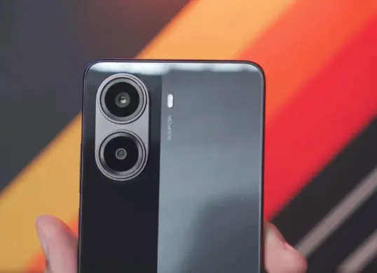 Handphone POCO X8 Pro (Sumber: YouTube/Pan Channel)