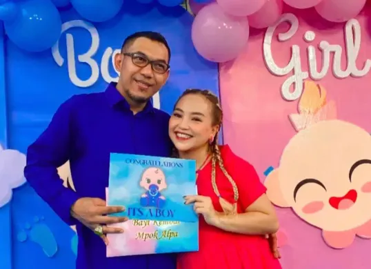 Momen Ajie Darmaji bersama dengan Mpok Alpa alias Nina Carolina yang dikabarkan meninggal dunia. (Sumber: Instagram/@nina_mpokalpa)