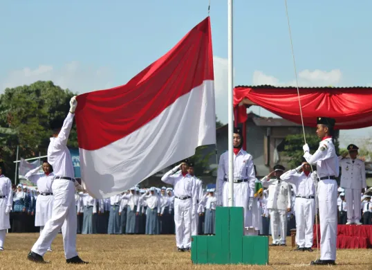 Lirik dan Makna Lagu Rayuan Pulau Kelapa Karya Legendaris Ismail Marzuki (Sumber: Unsplash/Mufid Majnun)
