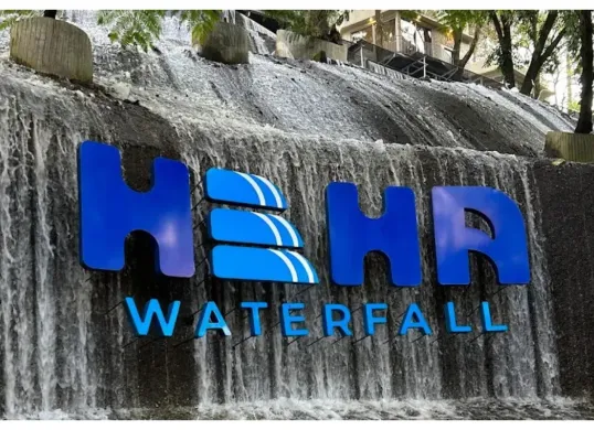 Salah satu rekomendasi tempat wisata instagramable di Puncak Bogor, Heha Waterfall. (Sumber: Google Maps/Ali K)