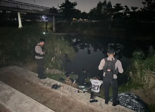 Polres Metro Jakarta Selatan menggagalkan aksi tawuran di kawasan tempat pemakaman umum (TPU) Kober, Kemang Village, Sabtu, 16 Agustus 2025. (Sumber: Polres Jakarta Selatan)