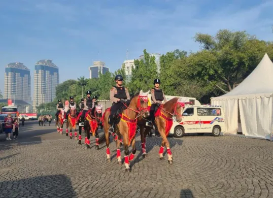 Pasukan berkuda diterjukan Polri untuk mengawasi perayaan HUT ke-80 RI di Monas dan Bundaran HI, Jakarta Pusat, Minggu, 17 Agustus 2025. (Sumber: Dok. Polri)