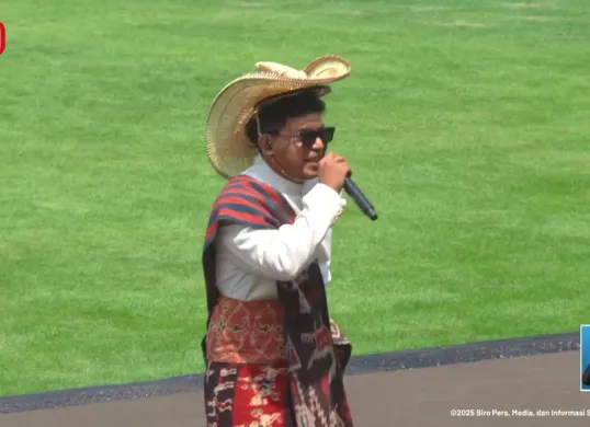 Silet Open Up kembali jadi sorotan setelah menyanyikan lagu Tabola Bale di Istana Merdeka. (Sumber: YouTube/Sekretariat Presiden)