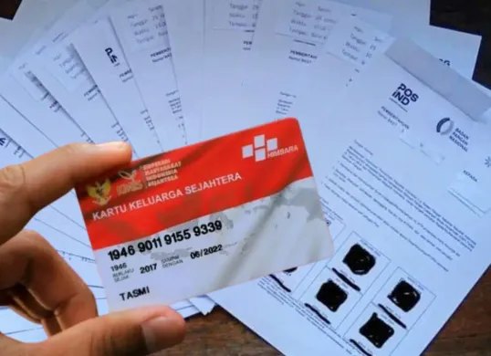 info bansos PKH dan BPNT via PT Pos, surat dan barcode pencairan segera dibagikan kepada KPM. (Sumber: Facebook @info Bansos PKH)
