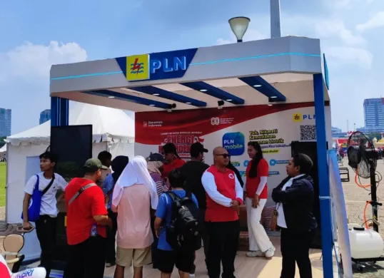 PLN UID Jakarta Raya menghadirkan booth Energi Kemerdekaan di kawasan Monumen Nasional (Monas) sebagai bagian dari perayaan HUT ke-80 RI (Sumber: Dok. PLN UID Jakarta Raya)