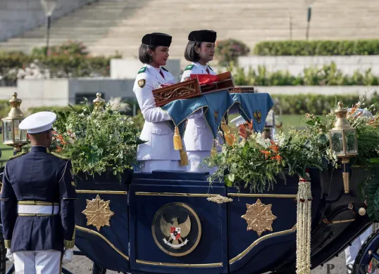 Detik-Detik Kirab Bendera Pusaka HUT ke-80 RI