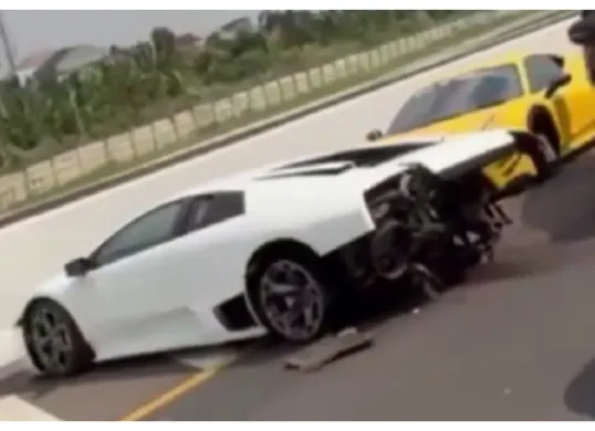 Erik Soetiono tengah menjadi sorotan usai insiden kecelakaan tunggal yang melibatkan mobil mewah Lamborghini di Tol Kunciran, Tangerang. (Sumber: X/@AboutTNG)