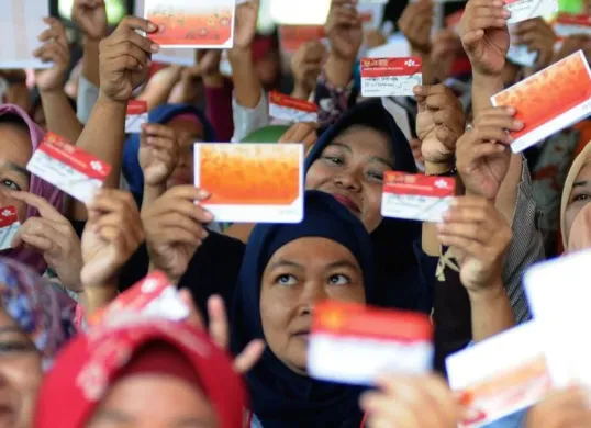 Penerima manfaat bantuan Program Keluarga Harapan (PKH) Jakarta. (Sumber: jakarta.go.id)