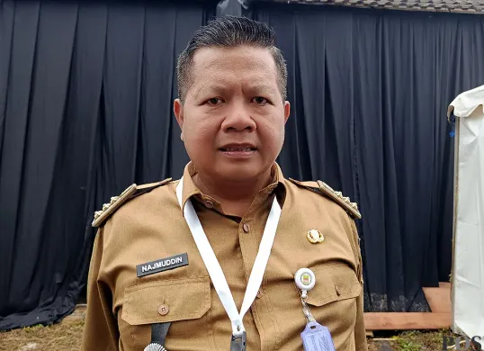 Camat Tambun Utara, Najmuddin. (Sumber: POSKOTA | Foto: Nurpini Aulia Rapika)