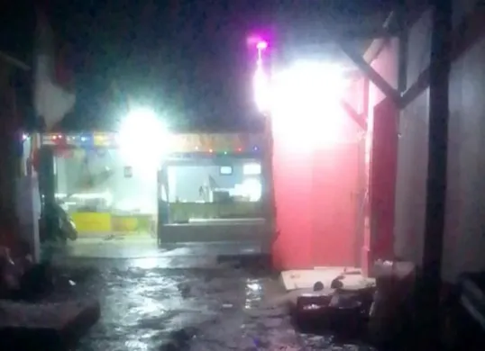Suasana di Desa Pasirtanjung, Kecamatan Cikarang Pusat, Kabupaten Bekasi, usai gempa 4,9 SR mengguncang wilayah Kabupaten Bekasi pada Rabu malam, 20 Agustus 2025. (Sumber: Istimewa)