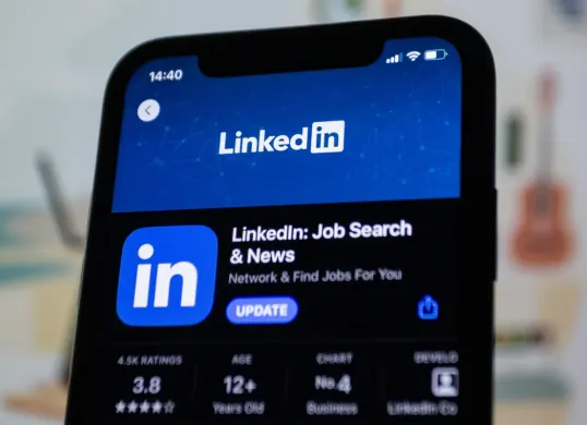 Cara Mencari Pekerjaan dan Loker Lewat LinkedIn (Sumber: Unsplash/Shutter Speed)