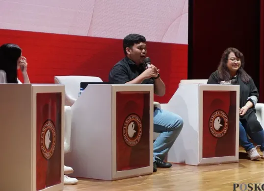 Analis Maha Data dan Gender Laboratorium Indonesia 2045 (LAB 45), Aldy Pahala Rizky, saat Seminar Nasional LAB 45 di Gedung Perpusnas RI, di Jakarta, Kamis, 21 Agustus 2025. (Sumber: Poskota/Pandi Ramedhan)