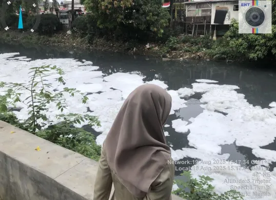 Temuan busa yang muncul di Kali Sunter ditindaklanjuti oleh DLH DKI Jakarta. (Sumber: DLH DKI Jakarta)