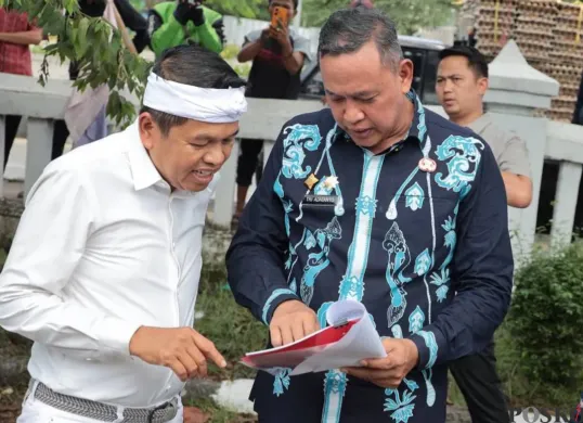 Gubernur Jawa Barat, Dedi Mulyadi, dan Wali Kota Bekasi, Tri Adhianto berkomitmen mengatasi kemacetan dengan membangun flyover di kawasan Bulak Kapal dan Bulan-Bulan. (Sumber: Pemkot Bekasi)
