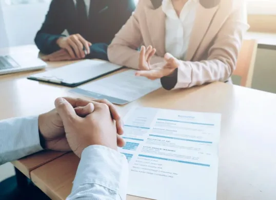 Panduan lengkap mendaftar akun LinkedIn untuk melamar pekerjaan. (Sumber: Freepik)