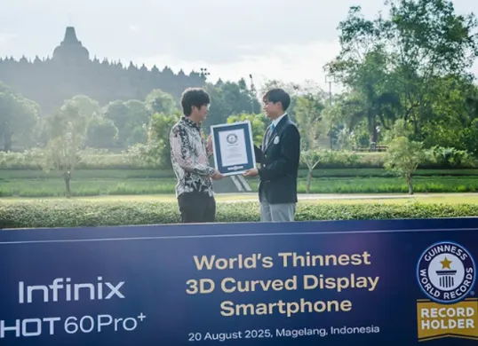 Infinix Hot 60 Pro Plus catat rekor Guinness World Records sebagai Smartphone Layar 3D-Curved Tertipis di Dunia. (Sumber: Instagram/@infinixglobal)