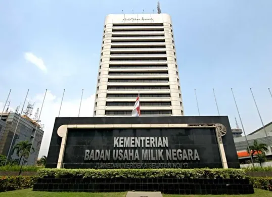 Lowongan kerja BUMN 2025 kembali dibuka hingga 31 Agustus 2025, mencakup beragam posisi dari level SMA/SMK hingga sarjana. (Sumber: Pinterest)