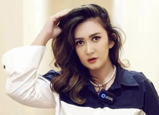 Nafa Urbach tanggapi skeptisme masyarakat yang kritik DPR. (Sumber: Instagram)