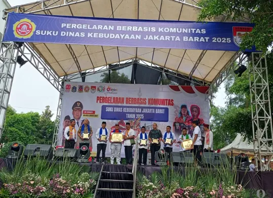Suasana festival seni yang digelar Karang Taruna Kecamatan Cengkareng, Jakarta Barat, Minggu, 24 Agustus 2025. (Sumber: POSKOTA | Foto: Pandi Ramedhan)