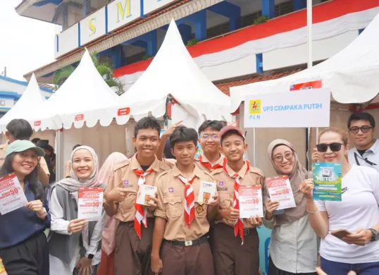 Siswa SMPN 188 Jakarta bersama tim PLN UP3 Cempaka Putih antusias mengikuti sosialisasi energi listrik. (Sumber: PLN UID Jakarta Raya)