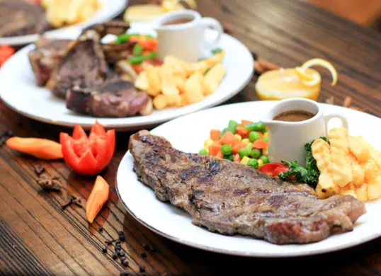 Seporsi tenderloin steak di Kedai Steak Nusantara, favorit warga GDC untuk makan siang. (Sumber: Dok/Kedai Steak Nusantara)