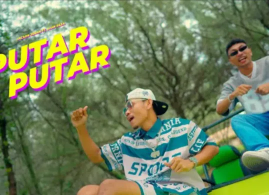 Lirik lagu Putar-Putar dari Jackson Zeran ft Juan Reza. (Sumber: YouTube/Jackson Zeran Official)