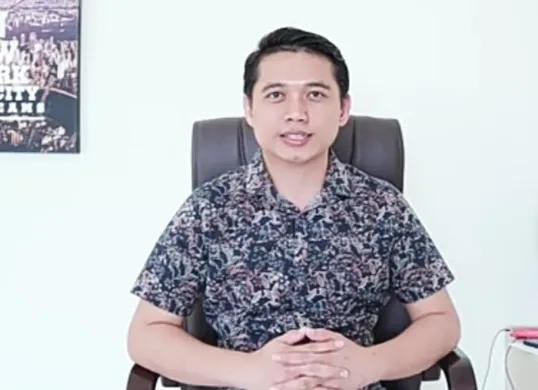 Sosok Dwi Hartono yang diduga sebagai otak pembunuhan Ilham Pradipta, kacab Bank BUMN di Jakarta. (Sumber: YouTube/Klan Hartono)