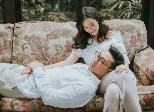 Denny Sumargo dan Olivia Allan pakai program bayi tabung untuk anak kedua. (Sumber: Instagram)
