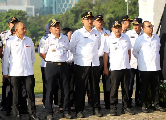 Sekda Kabupaten Bogor, Ajat Rochmat Jatnika, saat mengikuti apel kolaborasi penanganan lalu lintas bersama Pemprov Jakarta, Rabu 27 Agustus 2025. (Sumber: Dok Pemkab Bogor)