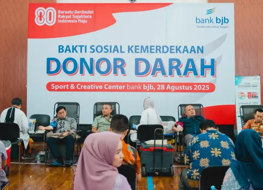 bank bjb kembali menunjukkan konsistensinya terhadap kepedulian sosial dengan menggelar kegiatan donor darah melalui kegiatan Bakti Sosial Kemerdekaan Donor Darah bank bjb “Setetes Darah, Sejuta Harapan. (Sumber: Dok. bank bjb)