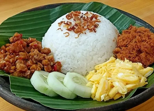 Bingung Cari Sarapan? Ini 10 Warung Nasi Uduk Legendaris di Jakarta Barat Paling Ramai Pembeli (Sumber: Pinterest)