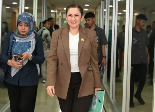 Nafa Urbach janji berikan gaji dan tunjangannya untuk masyarakat. (Sumber: Instagram)