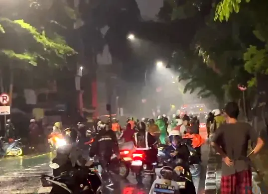 Situasi depan Mako Brimob Kwitang, Jakarta Pusat, Kamis, 28 Agustus 2025. (Sumber: POSKOTA | Foto: M Tegar Jihad)