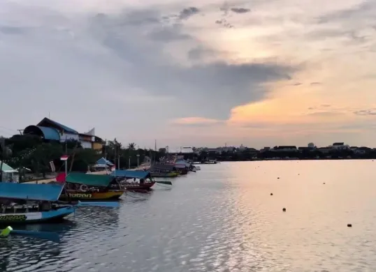 5 destinasi wisata pantai di Ancol. (Sumber: YouTube/LekWin Martodimedjo Channel)