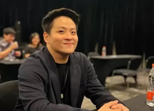 Theo Derick ungkap realitas hidup dengan gaji UMR dalam podcast inspiratif berdurasi lebih dari satu jam. (Sumber: Instagram/@theoderick)