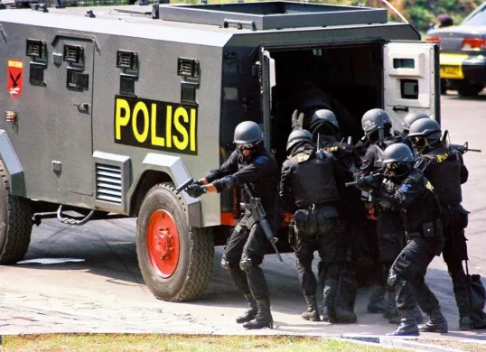 Segini harga mobil rantis Brimob Polri yang dibeli dari uang rakyat untuk lindas rakyat (Sumber: Pinterest)