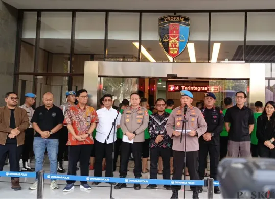 Divisi Profesi dan Pengamanan (Propam) Polri menetapkan tujuh anggota Brimob terduga pelanggar kode etik profesi kepolisian, Jumat, 29 Agustus 2025. (Sumber: Poskota/Ali Mansur)