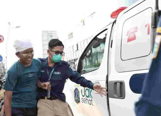 Layanan medis cepat Dinkes DKI untuk korban unjuk rasa. (Sumber: jakarta.go.id)
