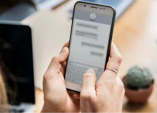 Ilustrasi, solusi keyboard iPhone error. (Sumber: Freepik)