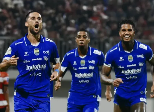 Pemain persib saat merayakan kemenangan pekan ke-14 Super League 2025. (Sumber: Instagram/@persib)